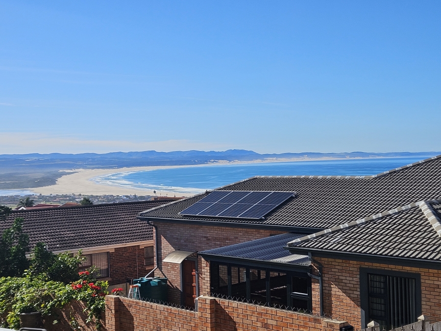 5 Bedroom Property for Sale in Wavecrest Eastern Cape